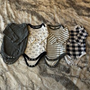 Hudson Baby 4 pack Long-Sleeve Onesies (boys) 3-6 month